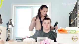 Stepmom hairdresser let me stroke and screw her