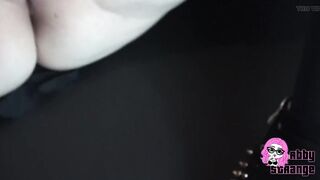 Giving a kiss, Snatch Eating and Fingering