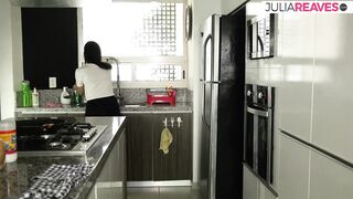Lascivious doxy climbs on the kitchen counters, gets drilled to a throat spunk fountain