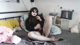 Gothic transsexual masturbates in couch - Full load climax