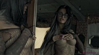 SANKTOR - ART UNDRESSED EROTIC STRIPTEASE WITH TOP MODELS