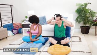 BRAZZERS - Nasty Avery Jane’s Ass Plug Discovery Leads To Anal Pleasure With Her Roommate Scott Nails