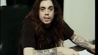 Guy Licks brunettes vagina whilst this guy get sucked by a blonde playgirl in couch