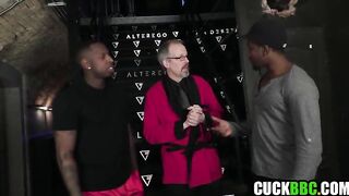 Cuckold hubby enjoys watching wife DPed by ebony dicks