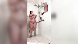 Curvy Hotty Bea York Shower and Masturbation