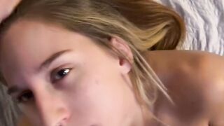 Sexy gal likes to suck jock all night.