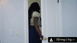 Sexy mother I'd like to fuck Stepmom Helps Injured Stepson Jerk Off