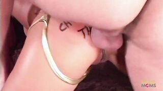 Round butt chick gets a admirable screwing