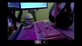 groaning egirl gives intimate masterbution aid