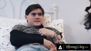 MAMA'S HUNK - mother I'd like to fuck August Skye Takes Pity On Stepson's Bad Tugjob And Gives Him Relief Bang