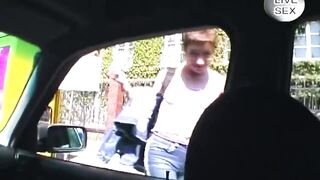 Playgirl Pounds Juicy Twat with Blue Sex tool in Car