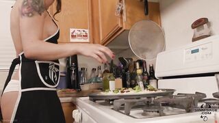 Office Pizza Party Giantess Featuring Sinn Sage