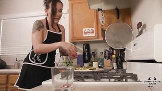 Office Pizza Party Giantess Featuring Sinn Sage