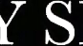 Lesbians Ride The Tremor