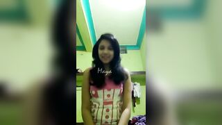 KAPDEY KHOL KAR MEIN NANGI HO GAYI AUR VIDEO BANYAYA