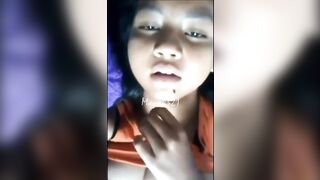 INDIAN TEEN FUDDI MEIN UNGLI KI