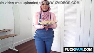 PAWG HIJABI Rides