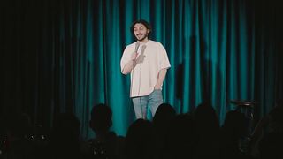 Standup выступление в женской колонии
