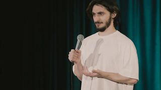 Standup выступление в женской колонии