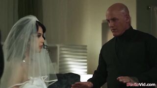 Penelope Reed fulfills her husbands family tradition.The stepdad steps in to claim his stepsons wife.The pettie latin chick gets drilled by the grandpapa.