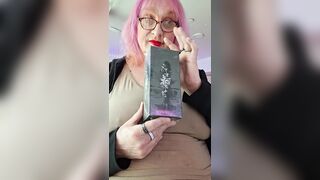 A harmless unboxing clip with Princess Udders