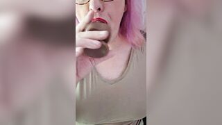 A harmless unboxing clip with Princess Udders