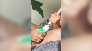 Hawt Taut Snatch Hottie Squirts All Over