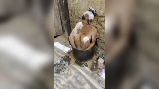 Roemie's Bare Outdoor Baths