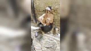 Roemie's Bare Outdoor Baths