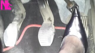 Hot Speedy Driving in Patent Ebony Pumps and Seamed Ebony Hose