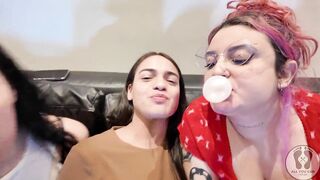 Four Angels Sugar-plum Chewing Gum Fetish Giving a kiss Licking
