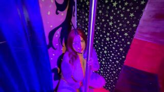 Stripper colorada Tetona cambia el caño por mi polla y Baila sobre Mi hasta hacerme venir
