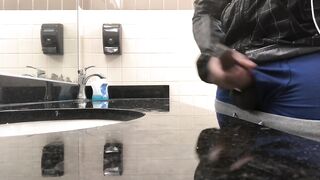 BBC JERKOFF SPUNK FOUNTAIN IN PUBLIC BATHS