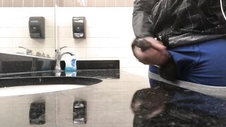 BBC JERKOFF SPUNK FOUNTAIN IN PUBLIC BATHS