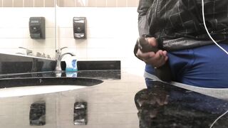 BBC JERKOFF SPUNK FOUNTAIN IN PUBLIC BATHS