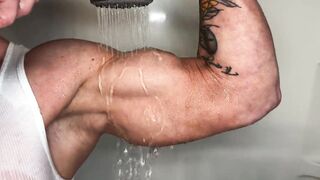 Shower Flex Dream: Kandy Flexes and Rips Her Reservoir Top