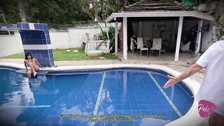 The Stepmother Caught Her Stepdaughter Playing with a Sex tool in the Pool and Masturbated Her Until That babe Squirts.