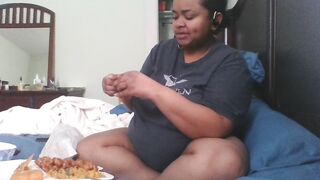 big beautiful woman mukbang and rambling (sorry if the sound isn't syncing)