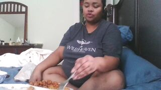 big beautiful woman mukbang and rambling (sorry if the sound isn't syncing)