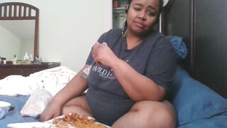 big beautiful woman mukbang and rambling (sorry if the sound isn't syncing)
