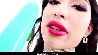 Penelope Woods in a Green Bikini: A Wild Ride of Anal Play, Squirting Bliss, and Intensive Double Penetration with Vince Karter’s Large Dong and Bawdy Talk