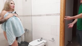 GOLDEN-HAIRED BREASTY mother I'd like to fuck STEPMOM IN SHOWER BANGED BY STEPSON