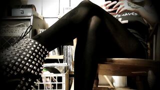 Lengthy Legs Ignore U
