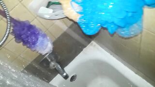 Step daughter caught daddy in shower