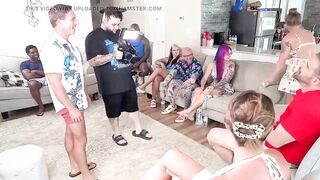 Couples Who Cum Jointly, Stay Jointly a Live Fuckfest Show