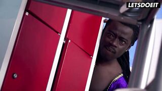 Czech Backpacker Zuzu Takes Freddy Gong's Large Ebony Dick - LEWD HOSTEL
