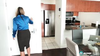 Wife and hawt mamma Beauty Jackson, 51, screws her co-worker