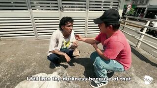 A beggar from Bucaramanga is picked up off the street by a homosexual guy, who takes him to a motel below the pretext of helping him, in reality that guy bangs him