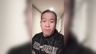 当我工作完回到酒店推开门惊呆了