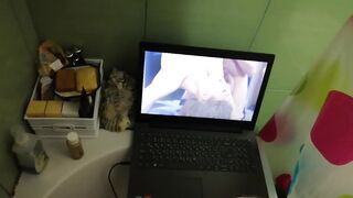 Musturbation in the tub. (Please put your headphones) .